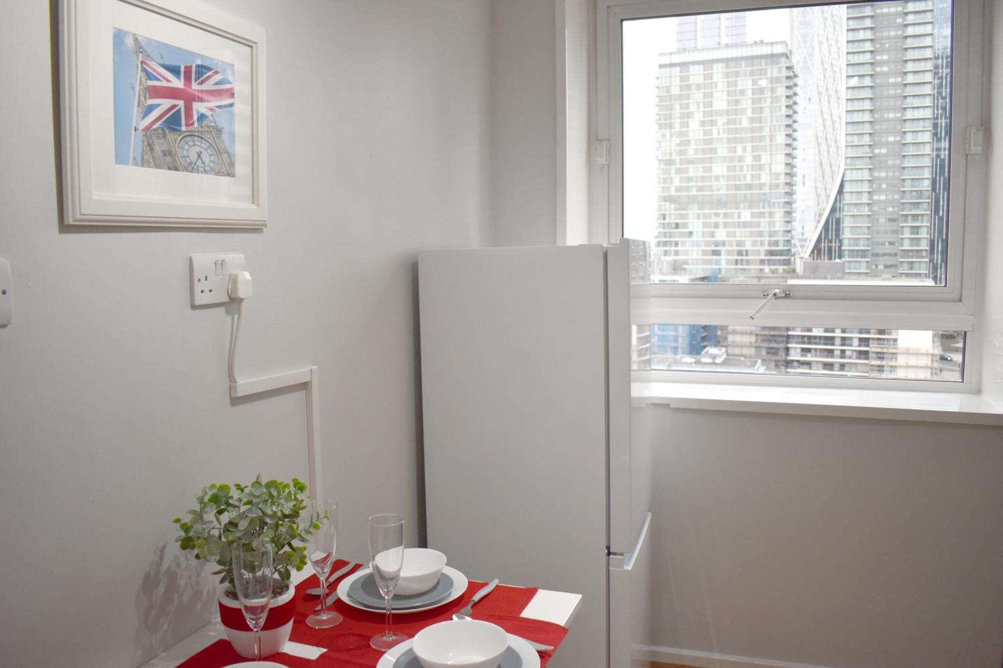 Skyline Apartment, London, Canary Wharf, River Side View And Street Parking Permit Appartement *